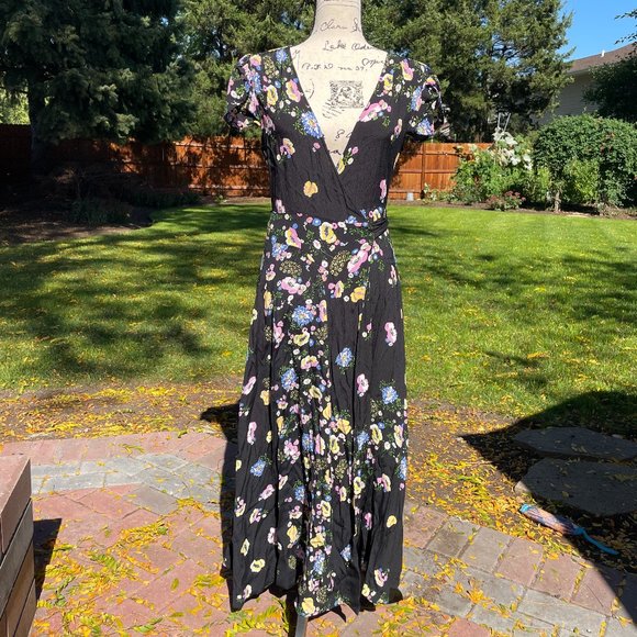 Free People Dresses & Skirts - Free people floral XS wrap dress